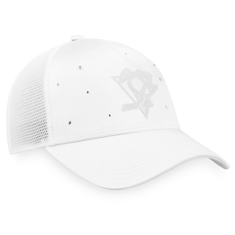 Womens White Pittsburgh Penguins Winter Lights Trucker Hat NWT